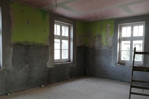 Zdjęcie przedstawia remontowaną sale budynku szkolnego w Konarach (photo)