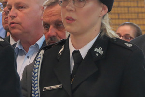 Uczestniczka wydarzenia w mundurze (photo)