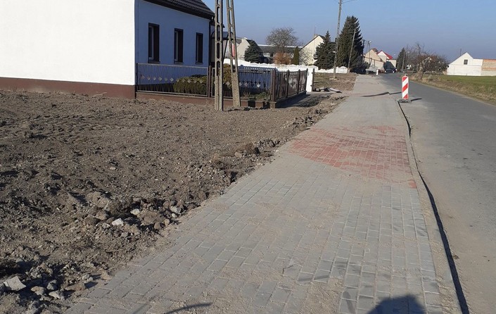 Budowa przejścia dla pieszych w Dąbrowie - zdjęcie