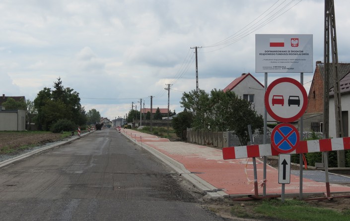 Trwa przebudowa drogi powiatowej w Niemarzynie - zdjęcie