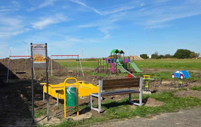 Ruszyła budowa placu zabaw w Roszkowie! - zdjęcie